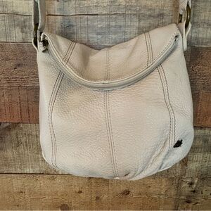 The Sak Pebbled Leather Cream Deena Flap Crossbody Bag Purse Adjustable